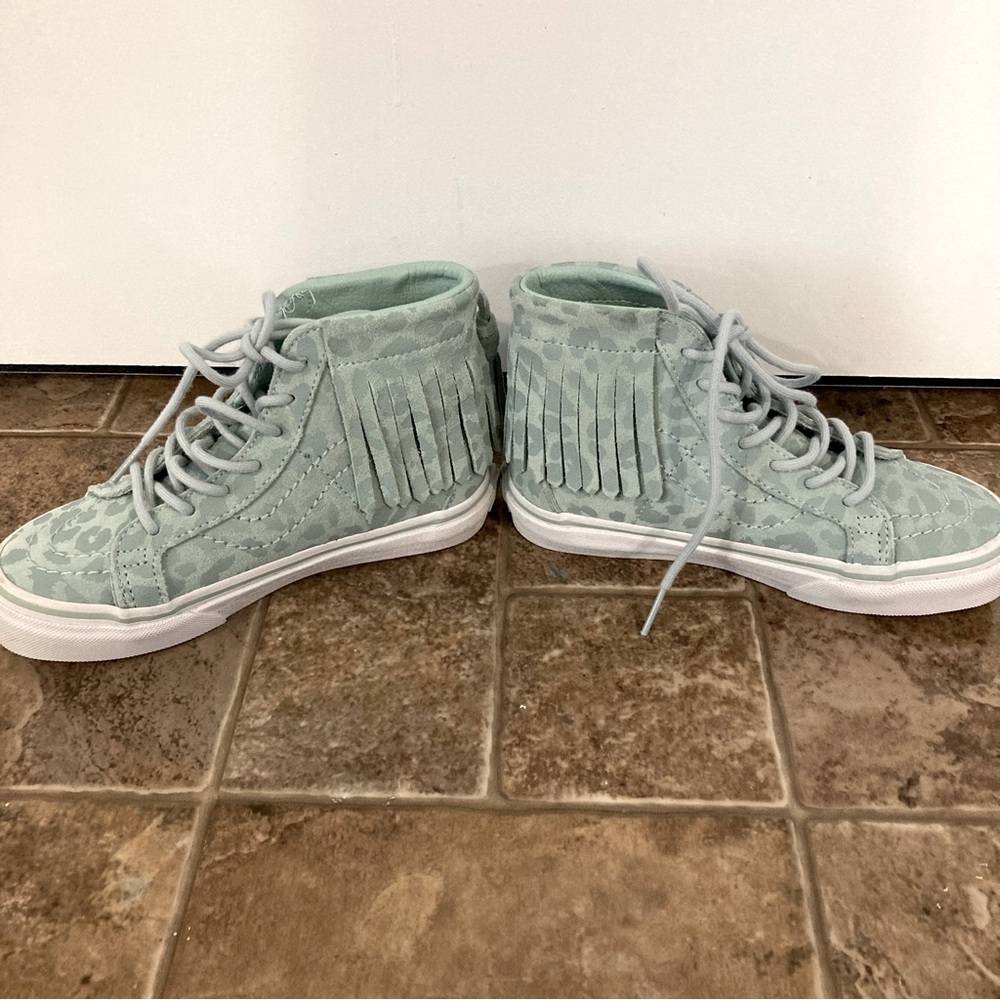 NWOT Kids Vans high top sneakers - size 13 - Picture 2 of 6